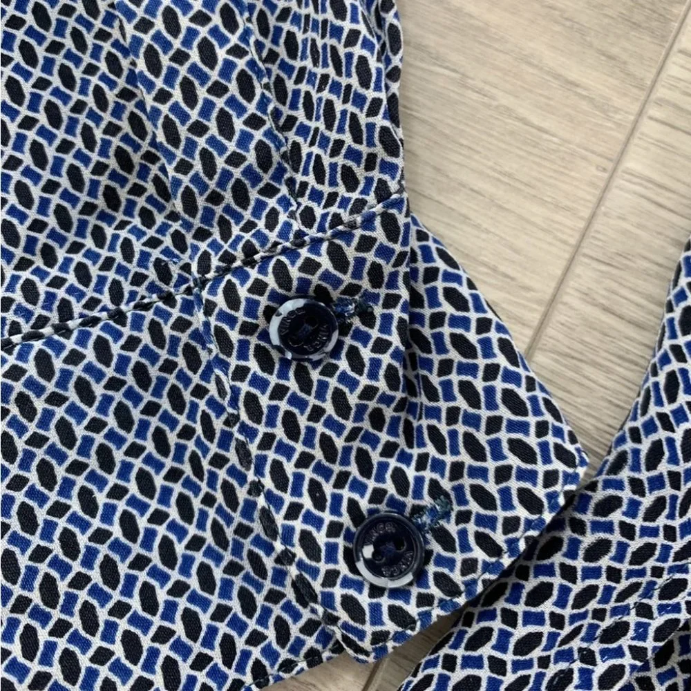 Vince 100% Silk Button Front Abstract Print Blouse Top - Picture 10 of 13